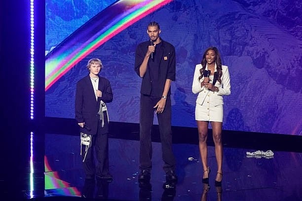 新寵！NBA新轉(zhuǎn)播商NBC將為文班拍紀錄片 目標將其塑造為文化偶像