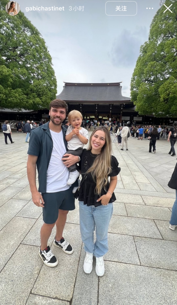 澤卡妻子更新社媒，曬出休賽期一家人在日本明治神宮游覽照