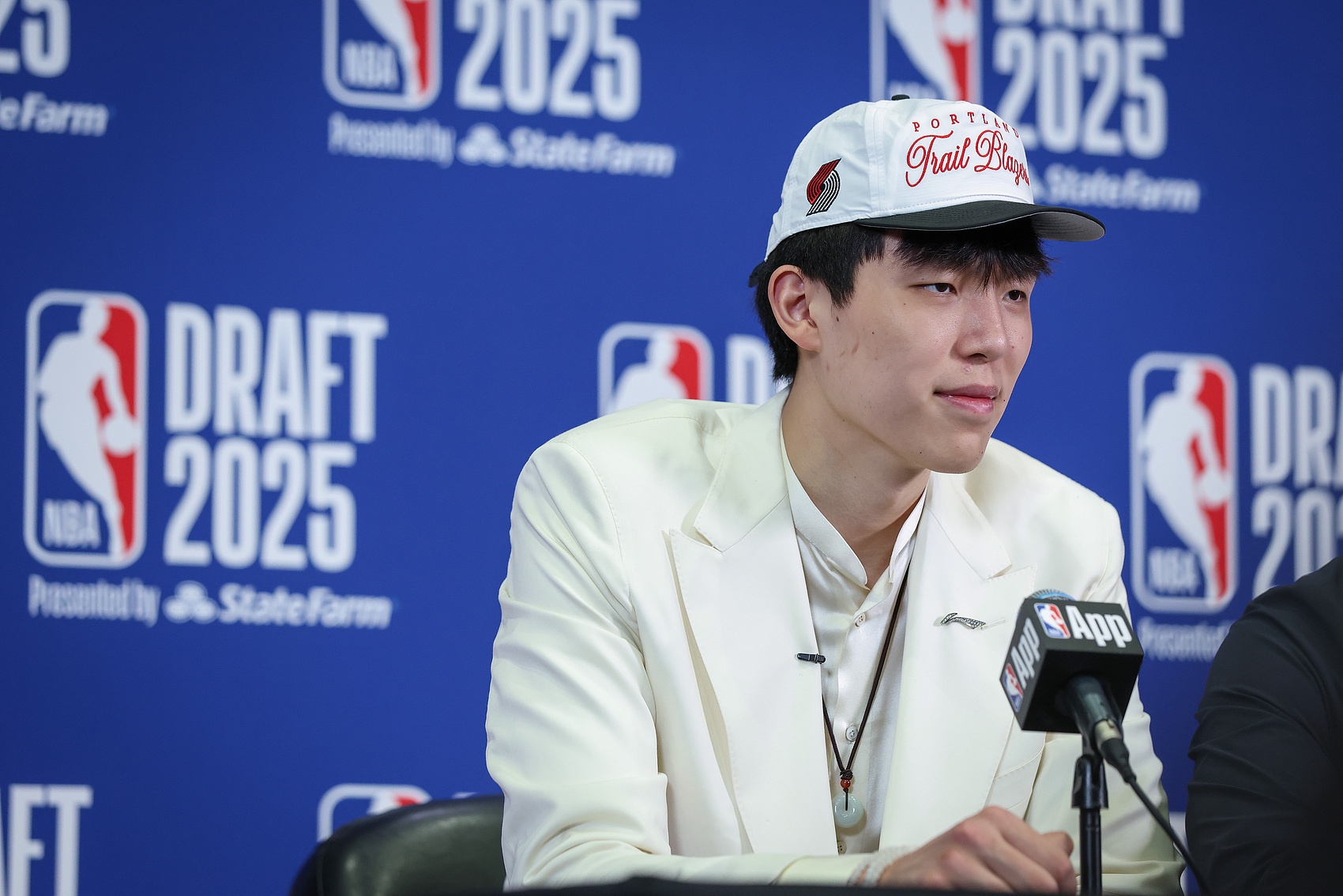 NBA官網(wǎng)楊瀚森簡介：有潛力成為首發(fā) 模板戴德蒙/武切維奇/申京