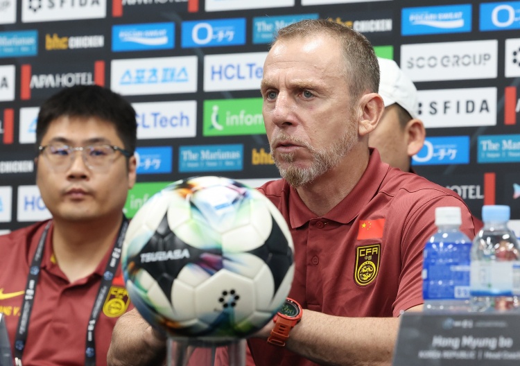 記者談國足vs韓國：龍仁可比大連熱，今晚可是一場消耗戰(zhàn)