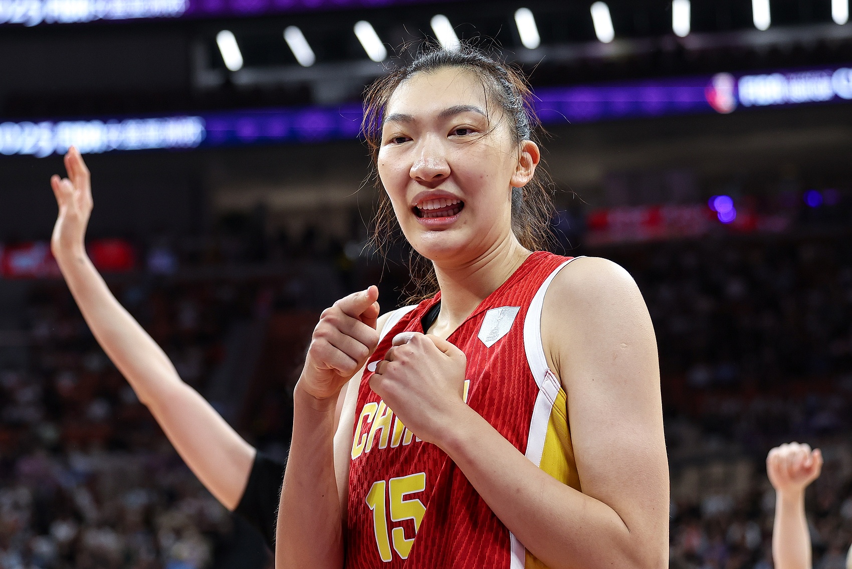 輕輕松松！韓旭半場4中3高效拿下6分4籃板1蓋帽
