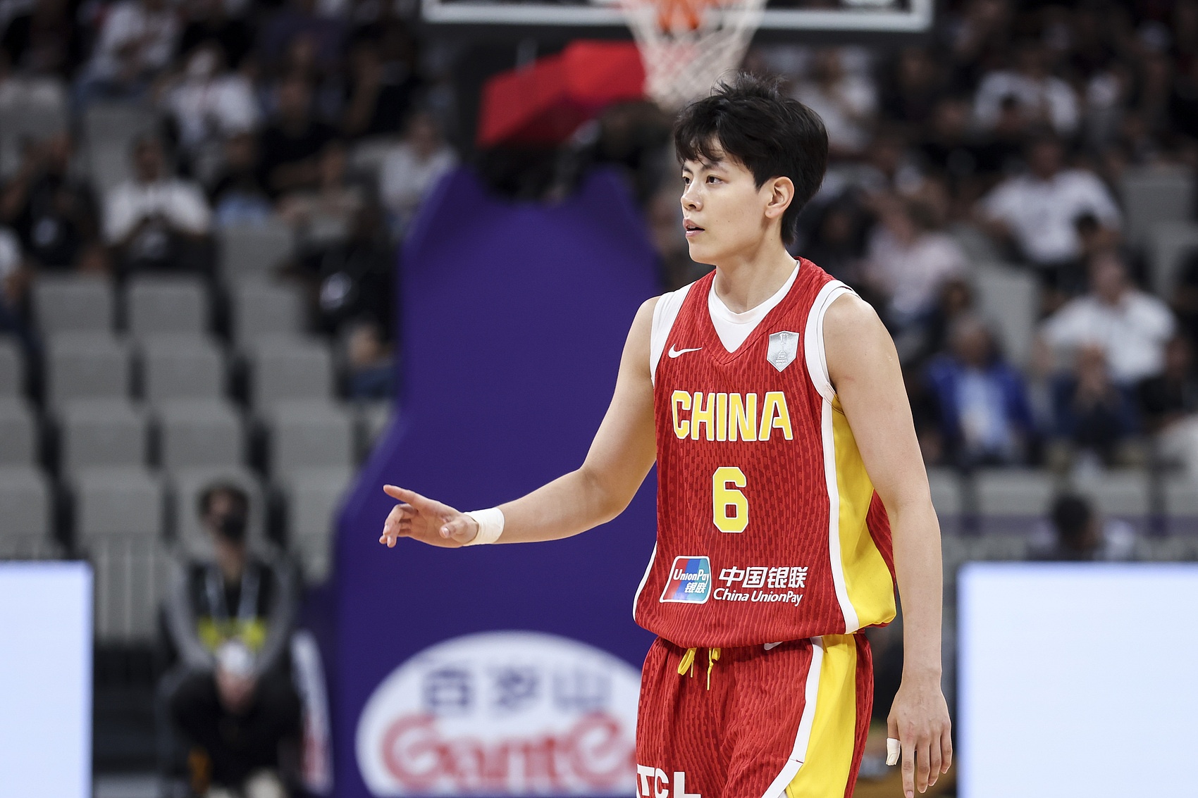 穩(wěn)住！中國女籃半場42-23新西蘭！楊舒予10+3+3 張子宇4分鐘6分