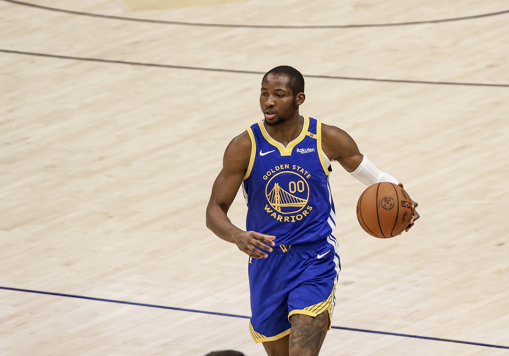 名記：勇士不可能給任何人上場(chǎng)時(shí)間保證 庫(kù)明加也不例外