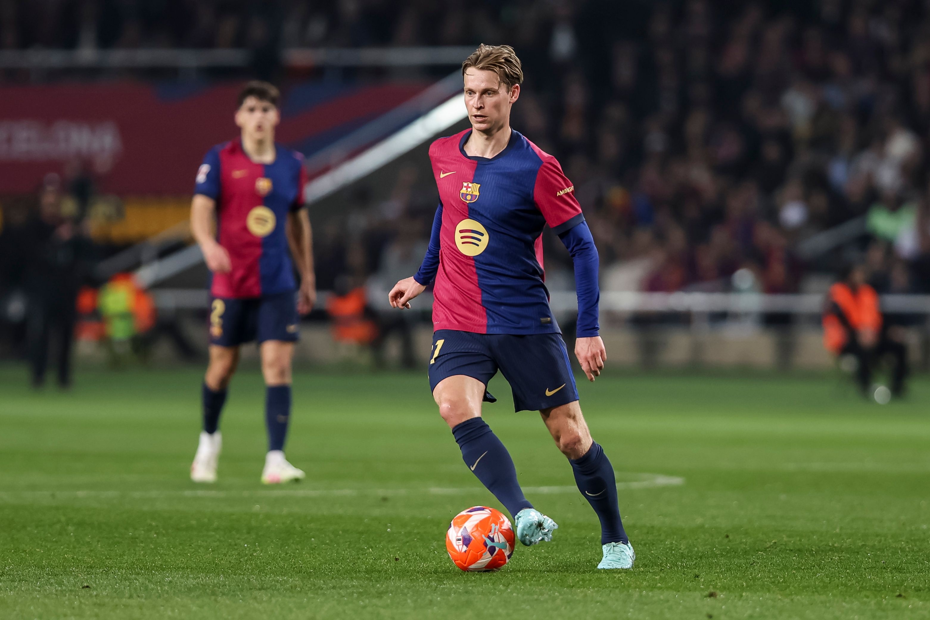 德容+佩德里上半場完成84次傳球，僅比紐卡全隊(duì)傳球次數(shù)少一次